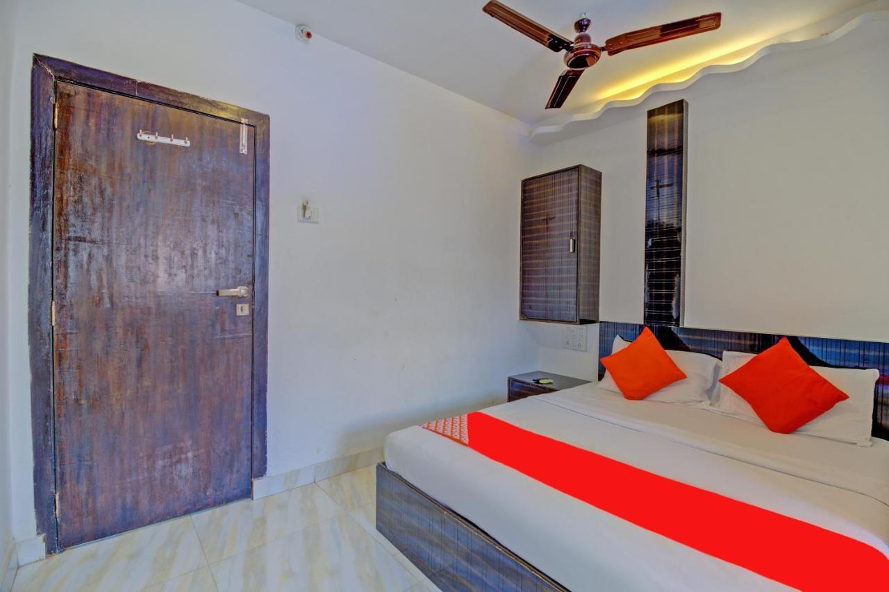 Oyo 76486 Silver Moon Mumbai  Buitenkant foto