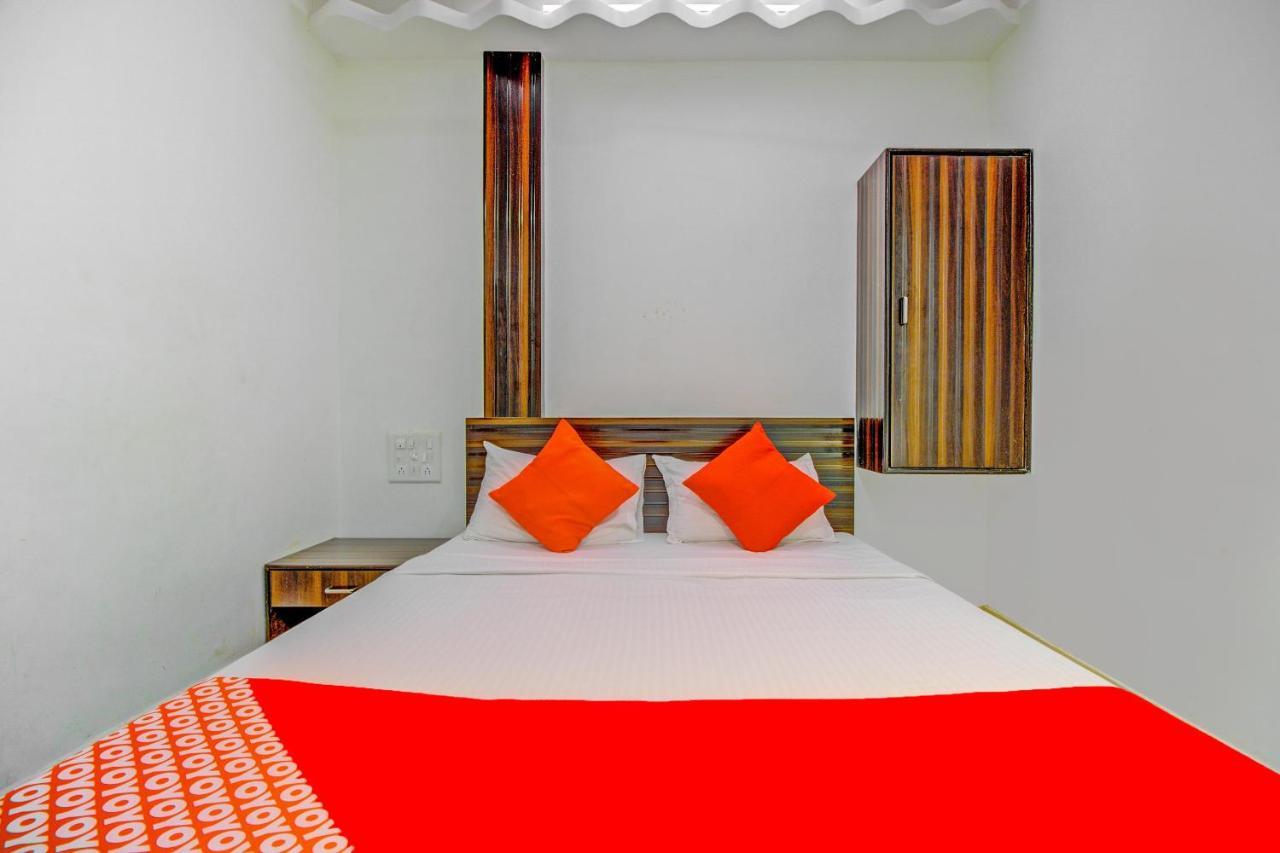 Oyo 76486 Silver Moon Mumbai  Buitenkant foto