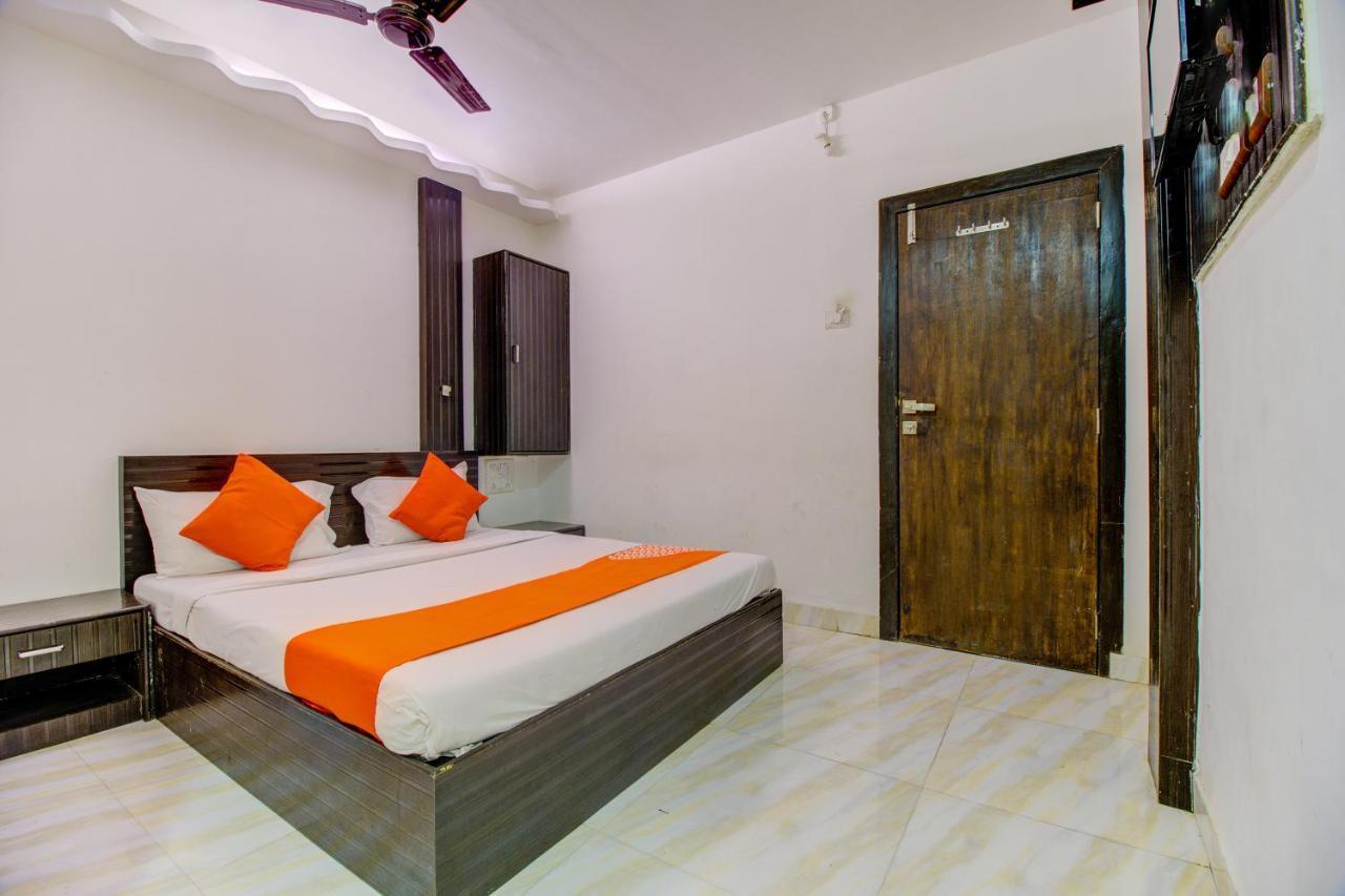 Oyo 76486 Silver Moon Mumbai  Buitenkant foto